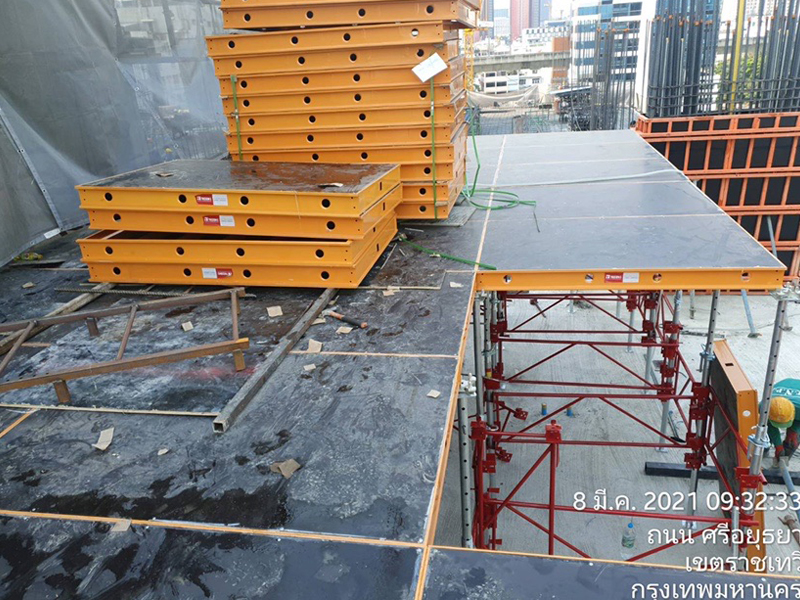 XT PHAYATHAI en Tailandia, use los paneles de marco de aluminio más rápidos para losa con cabezales de caída
